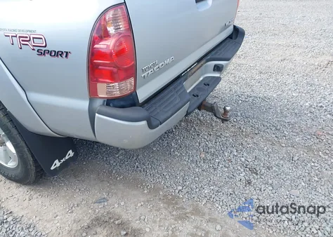 2008 Toyota Tacoma Base V6 z USA, uszkodzony, nr VIN 3TMLU42N18M019568